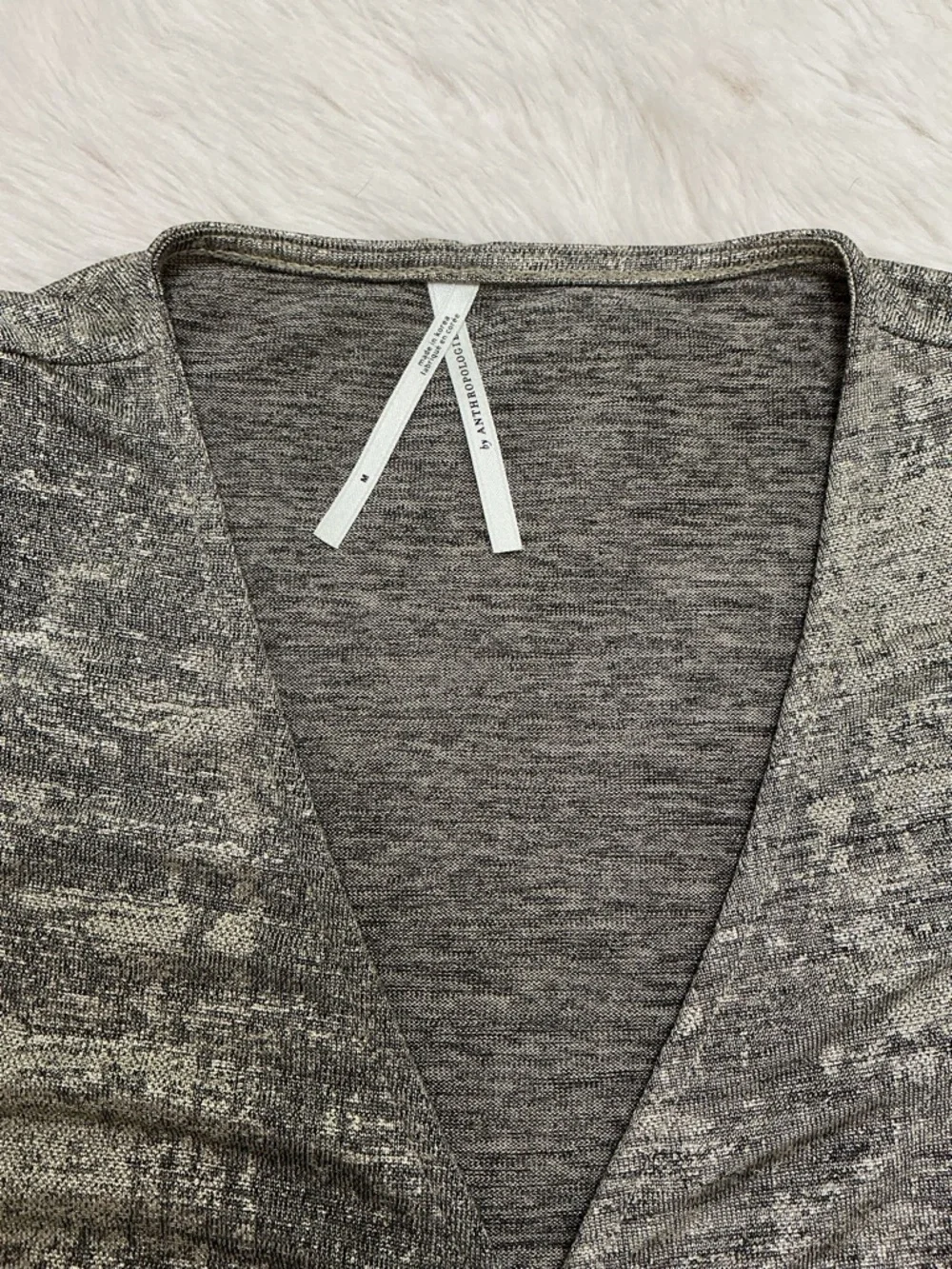 💜 Anthropologie - Metallic Silver Sleeveless V-Neck (wrap style) Women's Top - Picture 2 of 6